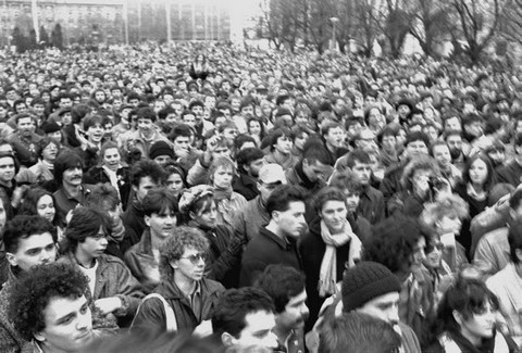 Egy Horváth Ernő által készített felvétel az 1988. március 15-i budapesti megemlékezésről
