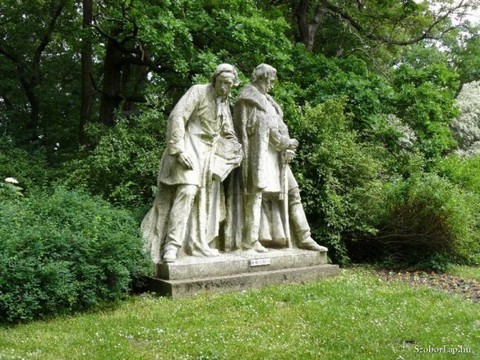 A Horvay János által megalkotott Kossuth-szoborcsoport Dombóváron