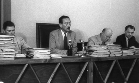 Egy koncepciós per tárgyalása az '56-os forradalom után - a perek anyagait a titkosszolgálatok állították össze