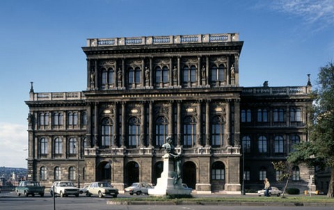 A Magyar Tudományos Akadémia épülete - itt rendezik a konferenciát