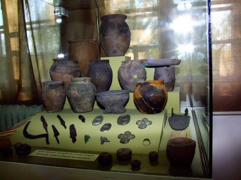 Kiállítási tárgyak a Székely Nemzeti Múzeum állandó kiállításán