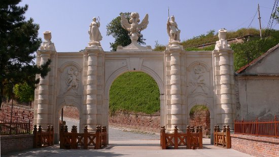 a gyulafehérvári vár Károly-kapuja (forrás: wikipedia.org)